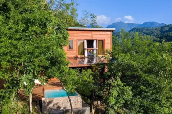 Dominica – Secret Bay Hill Side Villas & Clifftop Foundations Electrical Project